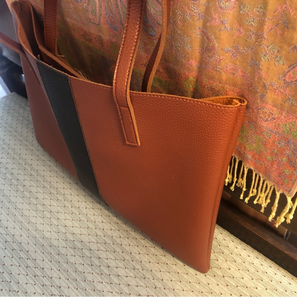 VINCE CAMUTO Tumbled Faux Leather Tote,Rich Chestnut Brown,Black Stripe.NWOT NEW - Picture 12 of 16